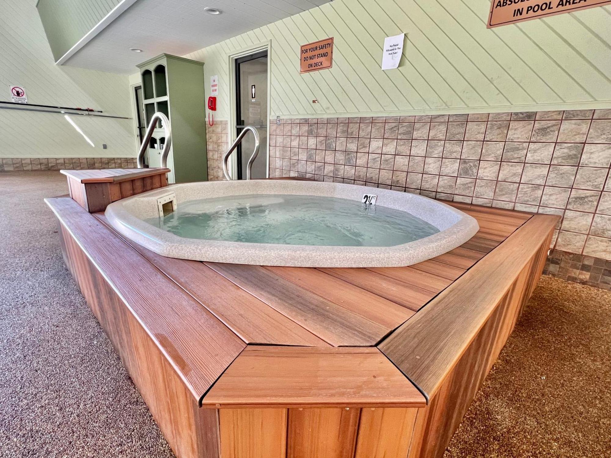 Town & Country Inn & Resort Gorham Bagian luar foto