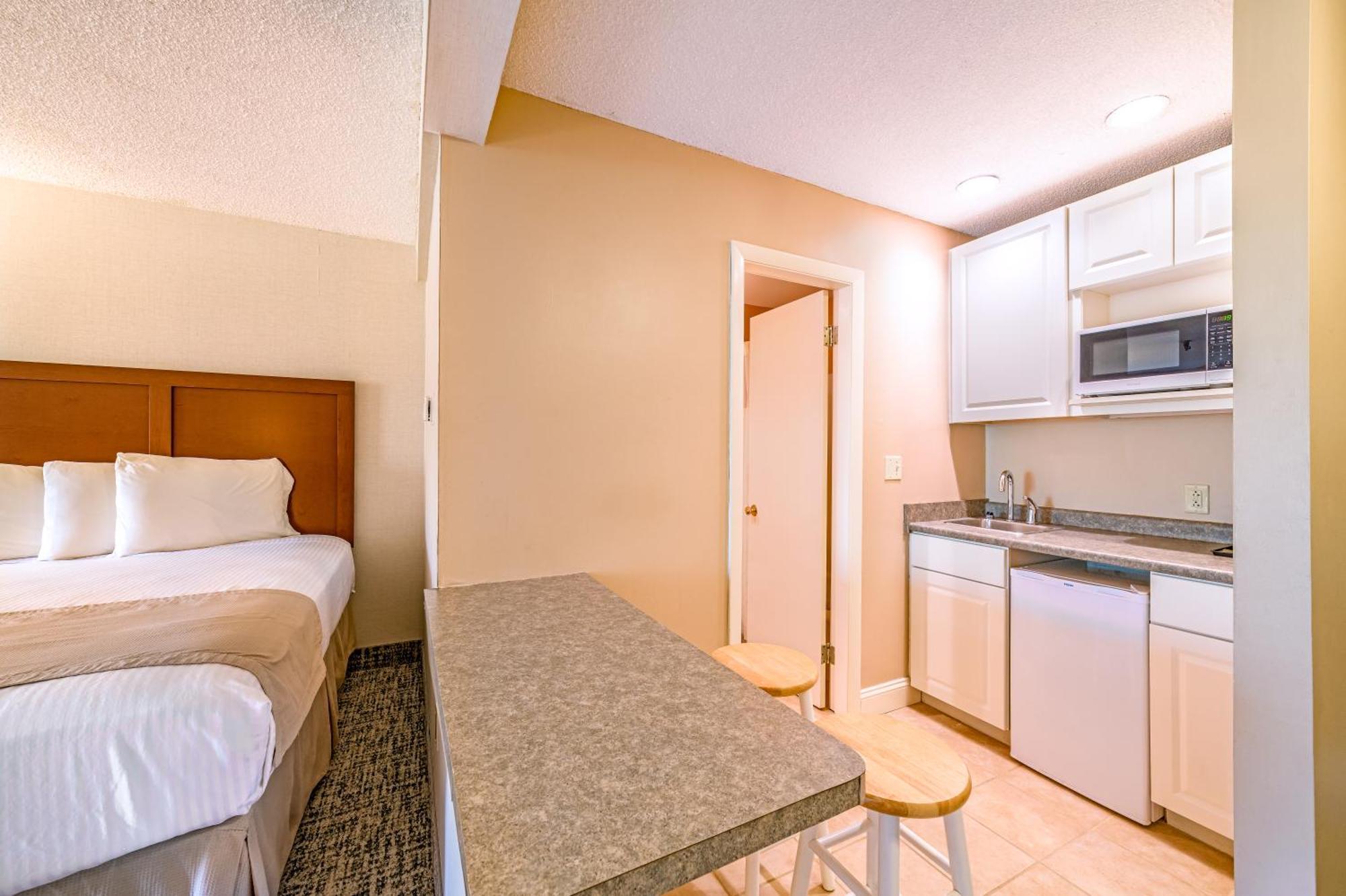 Town & Country Inn & Resort Gorham Bagian luar foto