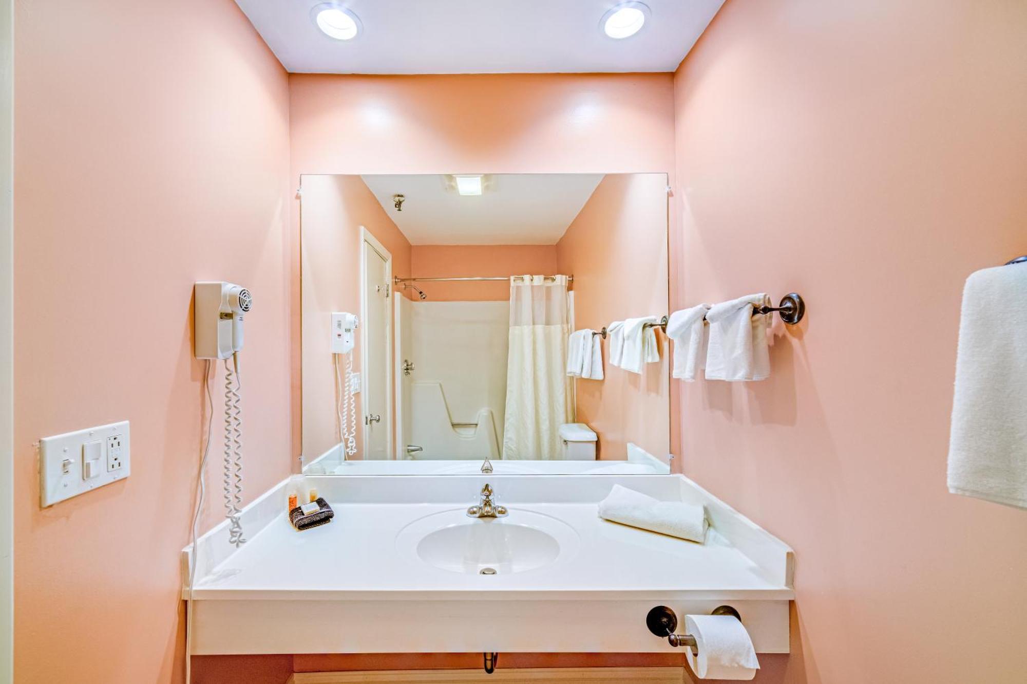 Town & Country Inn & Resort Gorham Bagian luar foto